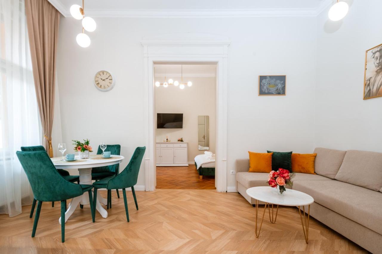 Apartament De Lux Central, P-Ta Matei Corvin คลูจ-นาโปกา ภายนอก รูปภาพ